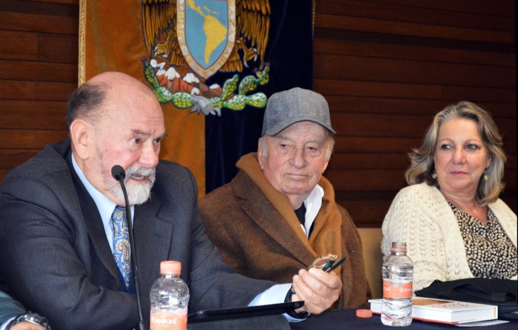 Foto: (De izquierda a derecha) Dr. Paoli Bolio, Dr. Pablo González Casanova y Dra. Guadalupe Valencia.