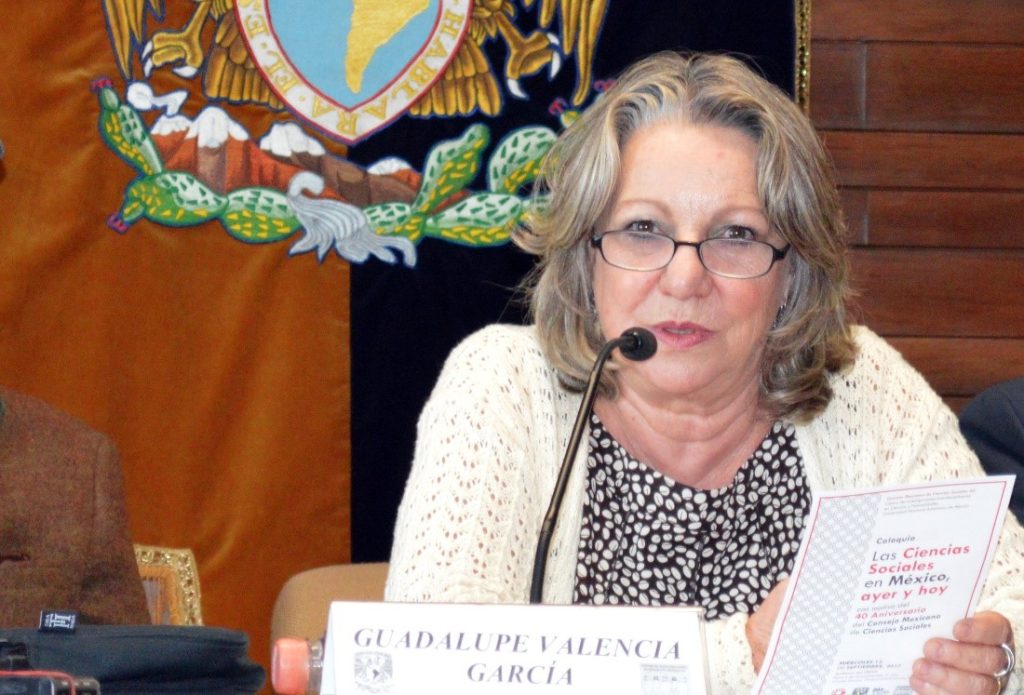 Foto: Dra. Guadalupe Valencia CEIICH UNAM, moderadora del coloquio.